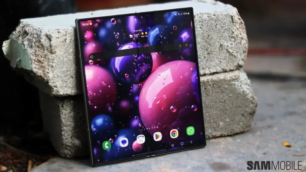 Galaxy z fold 6 foldable screen.webp