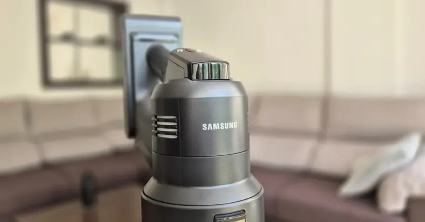 Samsung Ultra robotporszívó: folyadékokat észlel