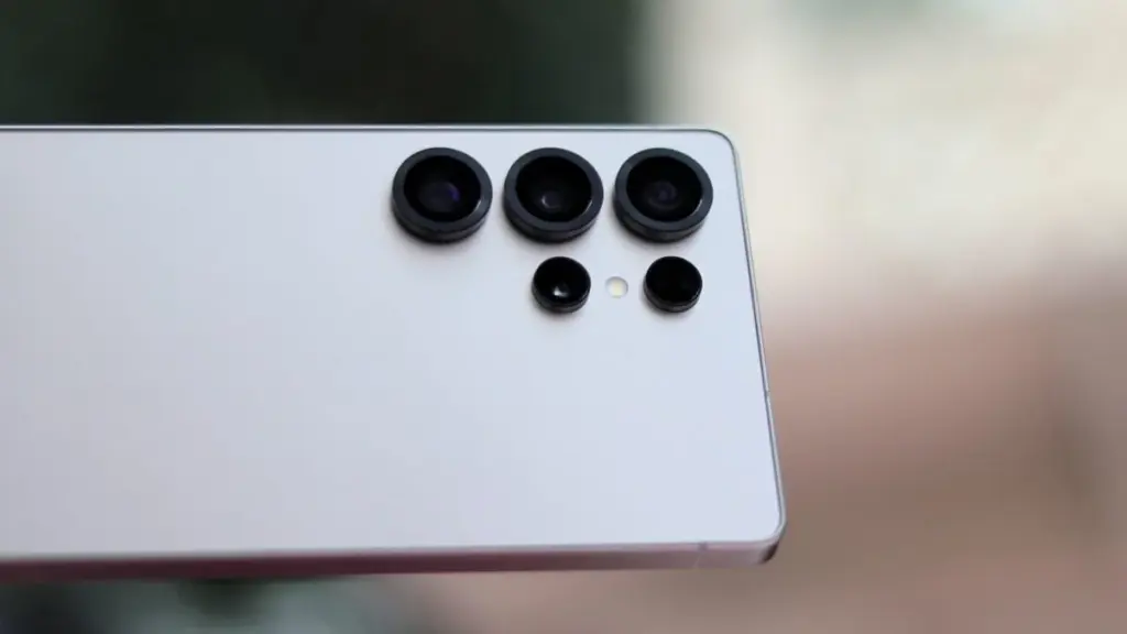 Galaxy s25 ultra rear cameras.webp