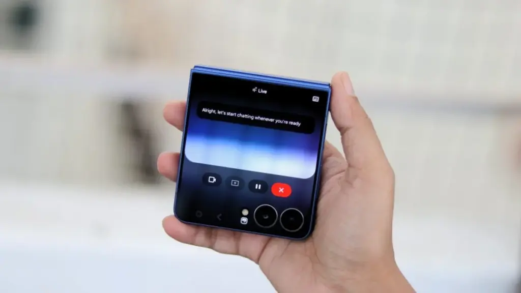 Galaxy z flip 7 google gemini.webp