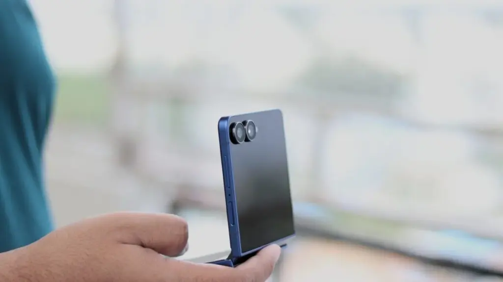 Galaxy z flip 7 review 11.webp