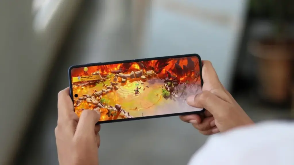 Galaxy z flip 7 review 8.webp
