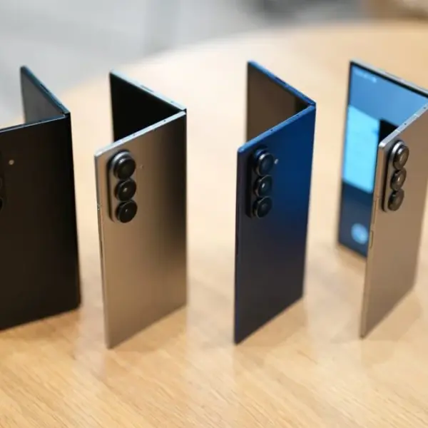 A Galaxy Z Fold 7: 200,000 hajtás után is bírja!