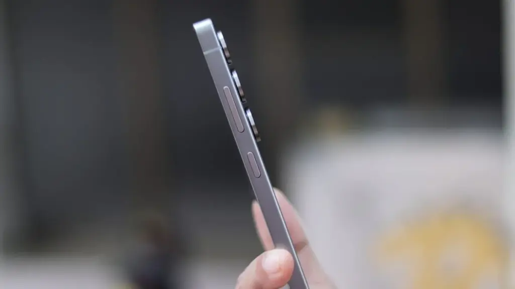 Galaxy s25 ultra review design 3.webp