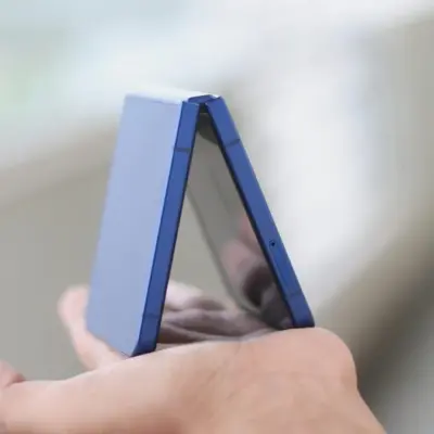 A Galaxy Z Flip 7 kiemelkedő eredménnyel teljesítette a strapabírósági tesztet