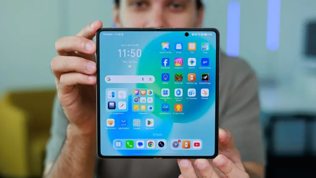 Honor magic v5 review thin believable.webp