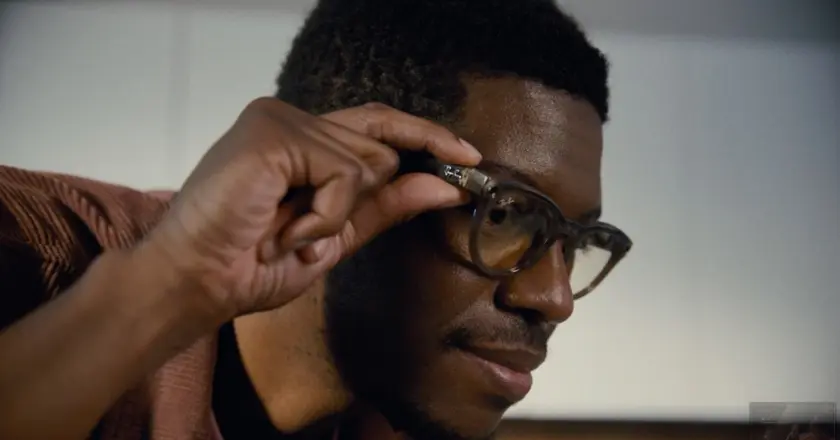 Samsung okos szemüvege jövőre érkezik, hogy versenyezzen a Meta AI Glasses-szel.