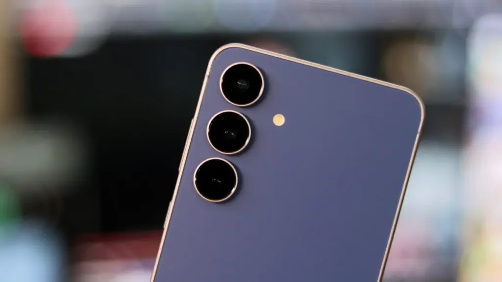 Galaxy s25 fe cameras.webp
