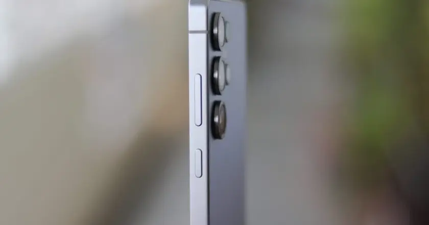 Két tényező miatt kellett a Galaxy S26 Ultra dizájnváltása