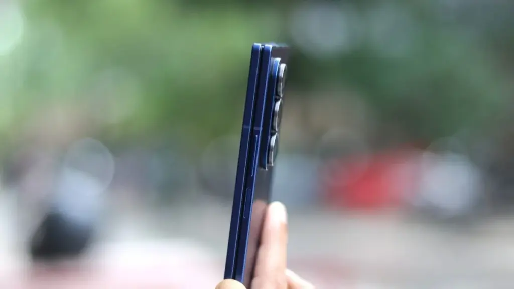 Galaxy z fold 7 review design 4.webp