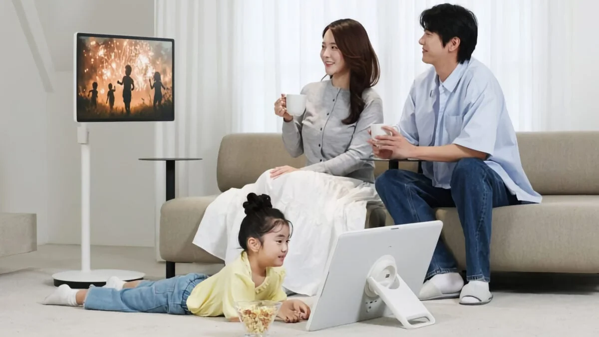 Samsung the moving style wireless portable touchscreen tv.webp