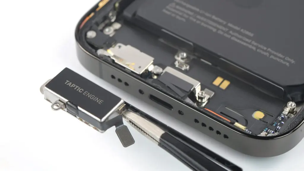 Iphone 14 pro taptic engine via ifixit.webp