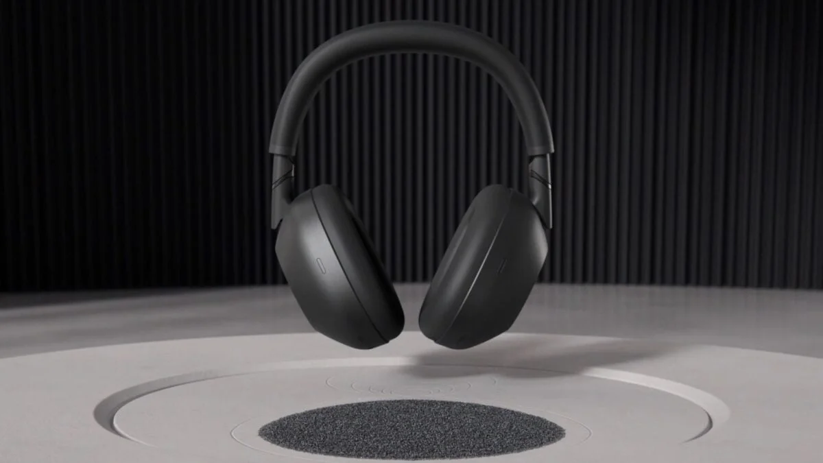 Sony wh 1000xm6 black headphones.webp