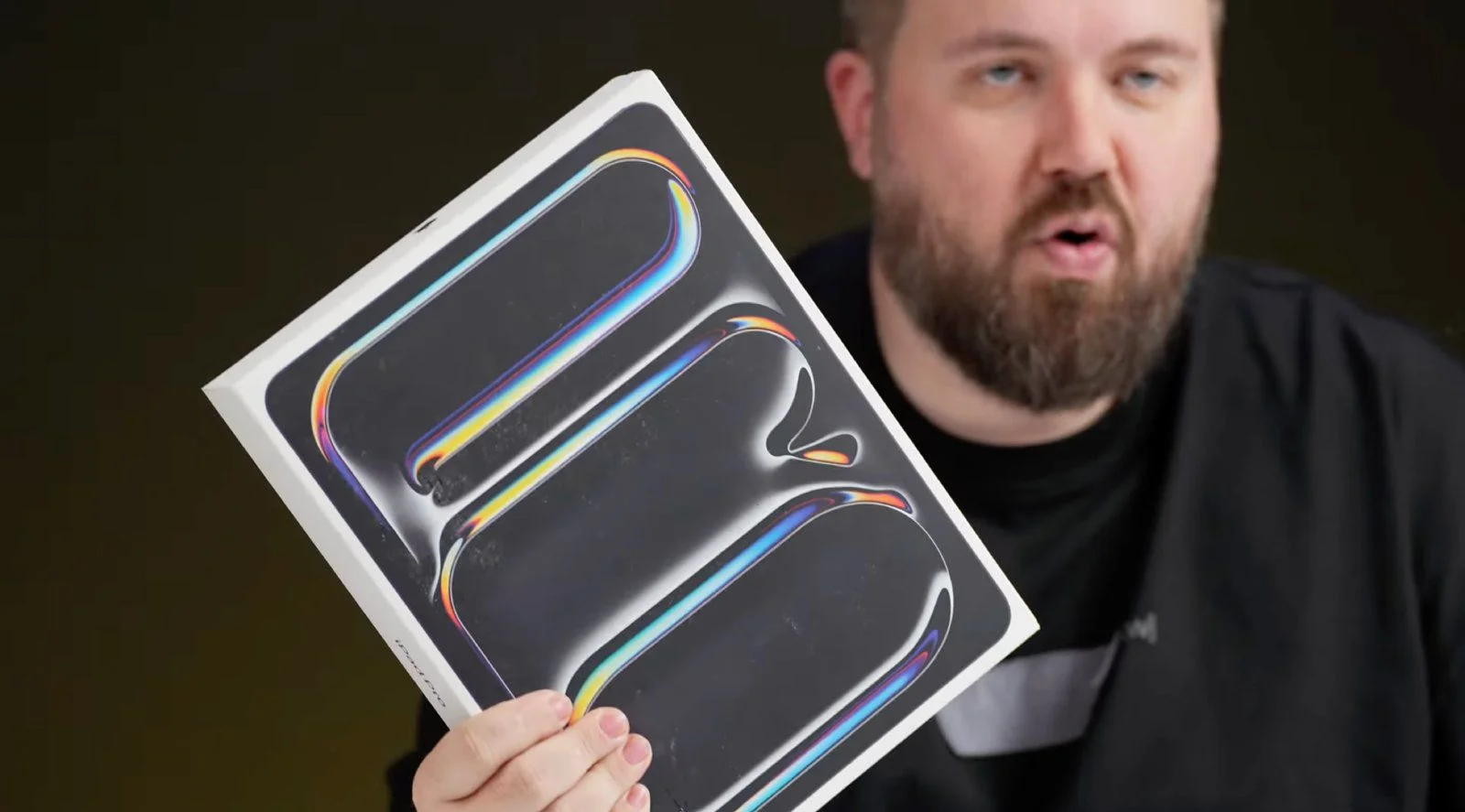 Ipad pro m5 chip unboxing video.webp